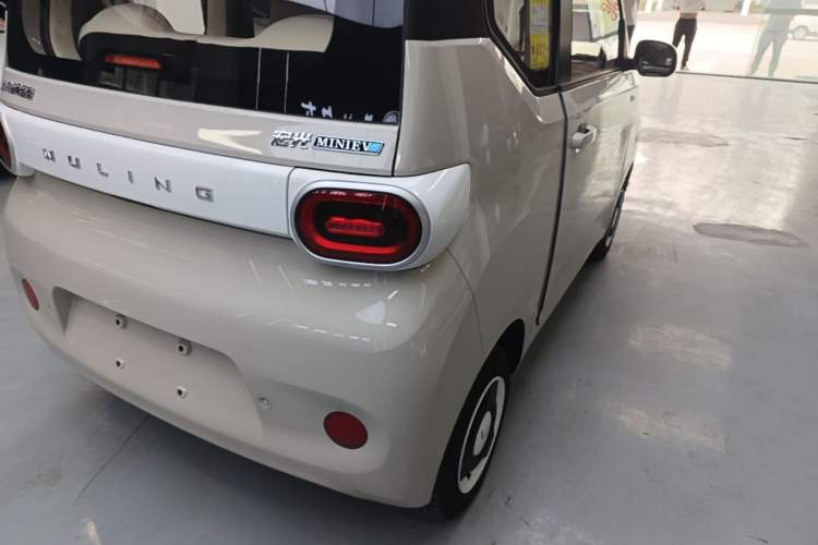 Used Wuling Hongguang MINIEV 2024 3rd Generation 215km Youth Edition Right Rear Taillight