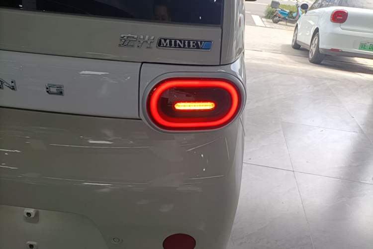 Used Wuling Hongguang MINIEV 2024 3rd Generation 215km Youth Edition Right Rear Taillight
