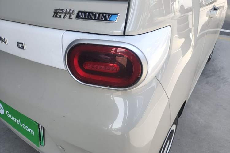 Used Wuling Hongguang MINIEV 2024 3rd Generation 215km Youth Edition Right Rear Taillight
