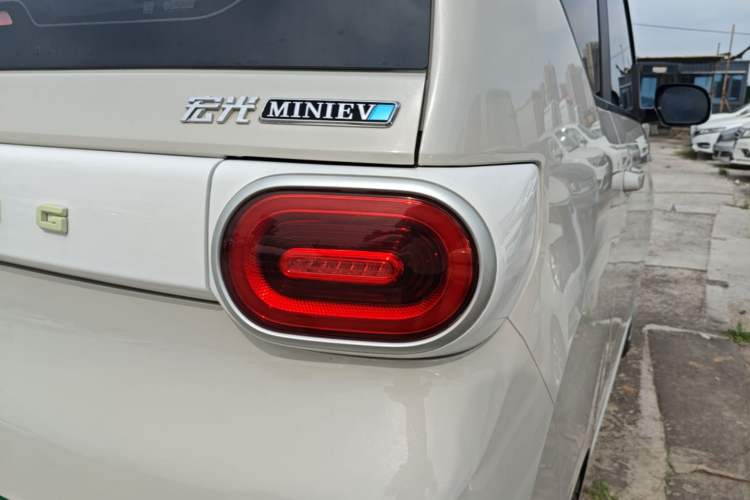 Used Wuling Hongguang MINIEV 2024 3rd Generation 215km Youth Edition Right Rear Taillight