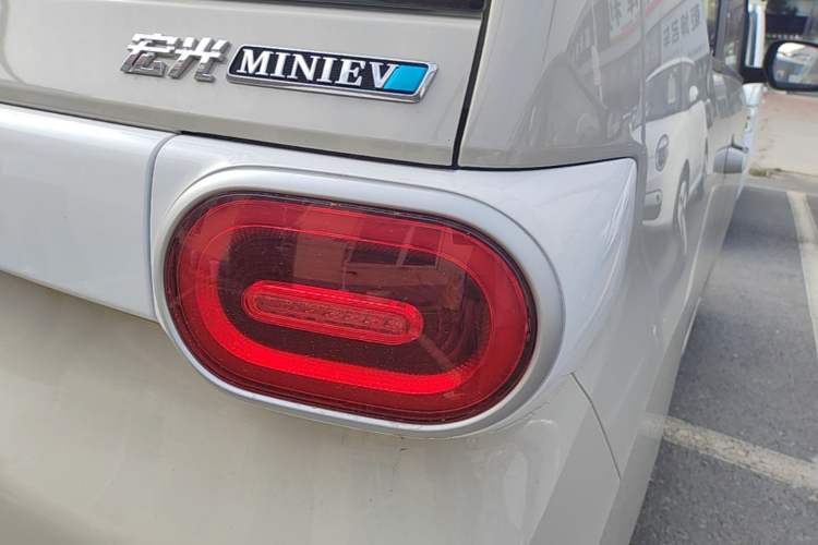 Used Wuling Hongguang MINIEV 2024 3rd Generation 215km Youth Edition Right Rear Taillight