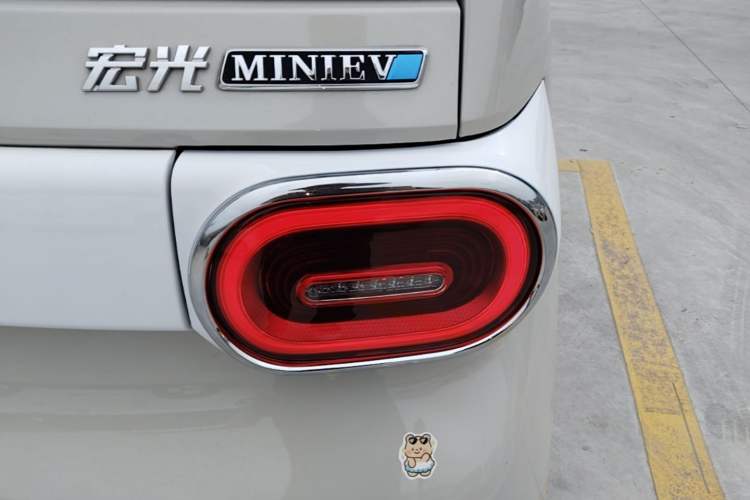 Used Wuling Hongguang MINIEV 2024 3rd Generation 215km Youth Edition Right Rear Taillight