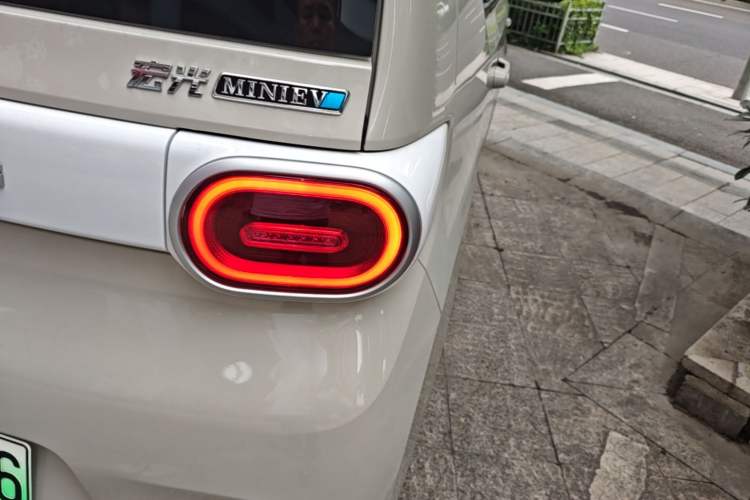 Used Wuling Hongguang MINIEV 2024 3rd Generation 215km Youth Edition Right Rear Taillight
