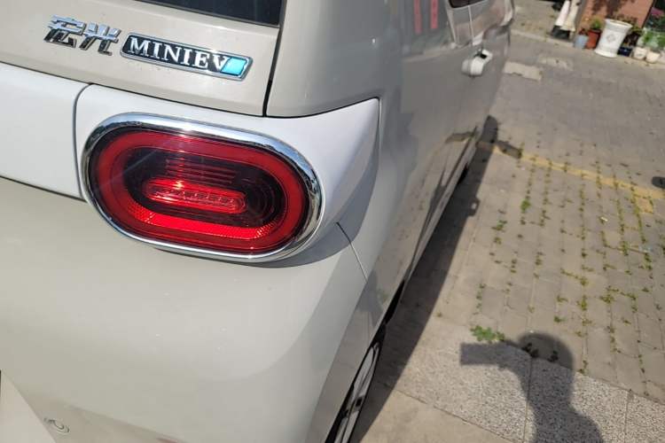 Used Wuling Hongguang MINIEV 2024 3rd Generation 215km Advanced Version Right Rear Taillight
