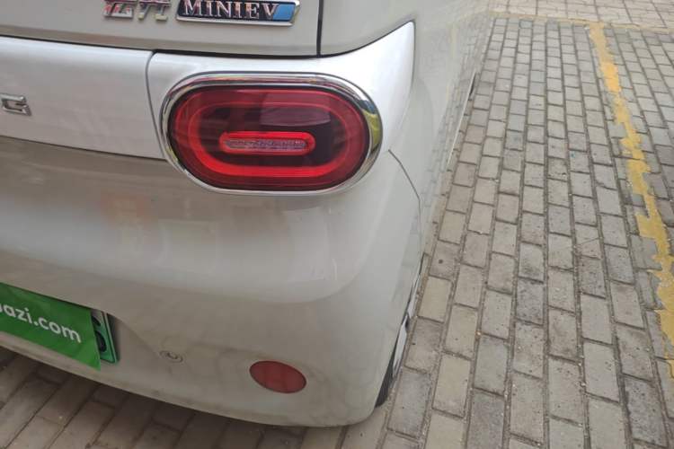 Used Wuling Hongguang MINIEV 2024 3rd Generation 215km Advanced Version Right Rear Taillight