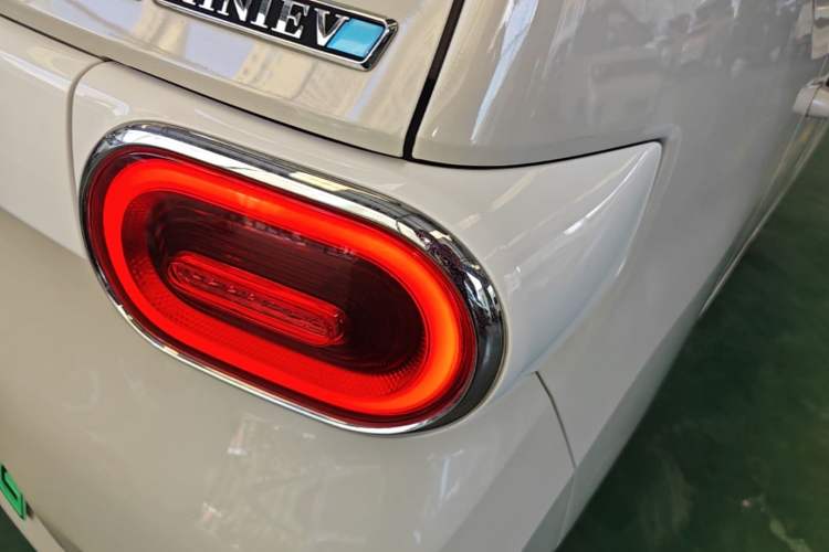 Used Wuling Hongguang MINIEV 2024 3rd Generation 215km Advanced Version Right Rear Taillight