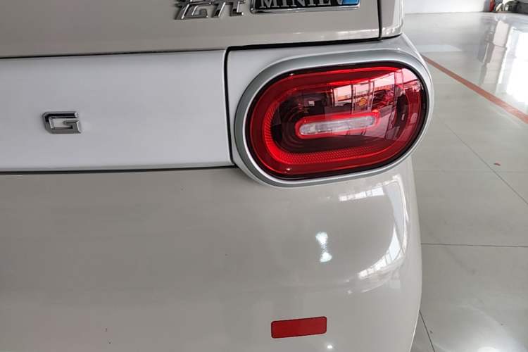 Used Wuling Hongguang MINIEV 2024 3rd Generation 215km Youth Edition Right Rear Taillight