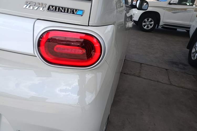 Used Wuling Hongguang MINIEV 2024 3rd Generation 215km Youth Edition Right Rear Taillight