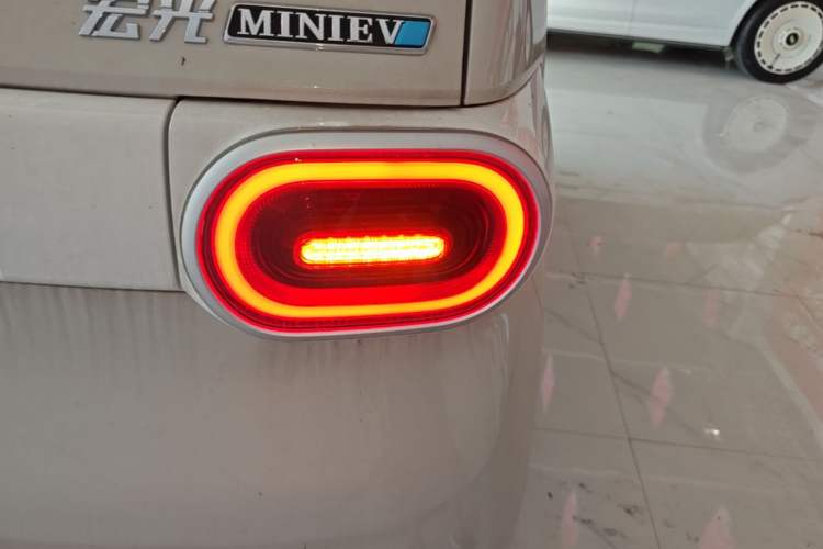 Used Wuling Hongguang MINIEV 2024 3rd Generation 215km Youth Edition Right Rear Taillight
