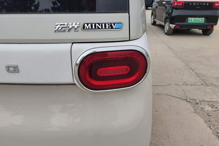 Used Wuling Hongguang MINIEV 2024 3rd Generation 215km Advanced Version Right Rear Taillight