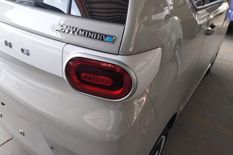 Used Wuling Hongguang MINIEV 2024 3rd Generation 215km Youth Edition Right Rear Taillight