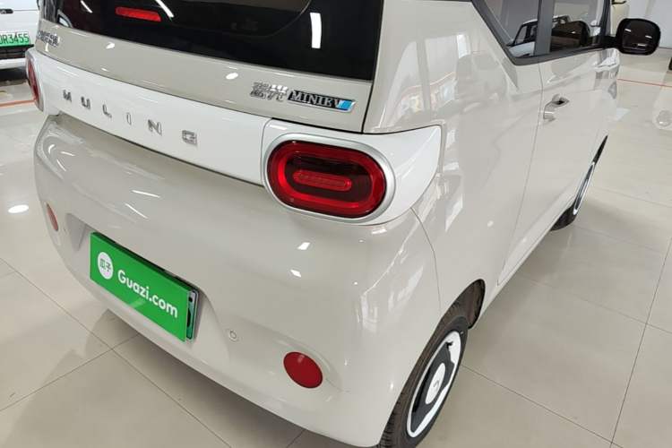 Used Wuling Hongguang MINIEV 2024 3rd Generation 215km Youth Edition Right Rear Taillight