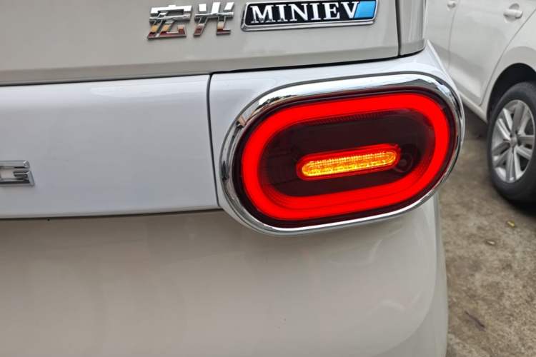 Used Wuling Hongguang MINIEV 2024 3rd Generation 215km Advanced Version Right Rear Taillight