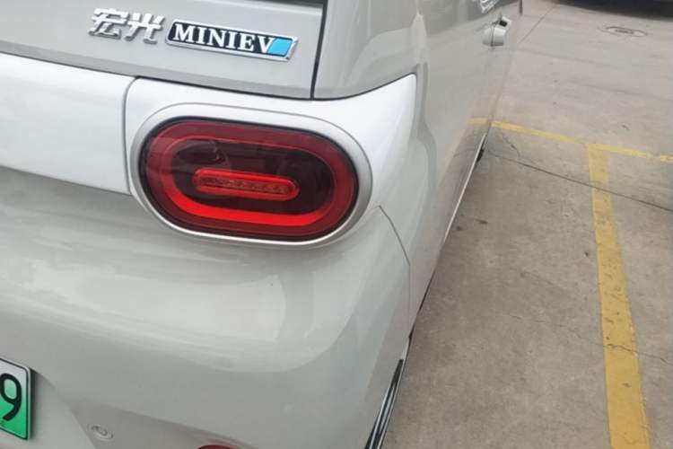 Used Wuling Hongguang MINIEV 2024 3rd Generation 215km Youth Edition Right Rear Taillight