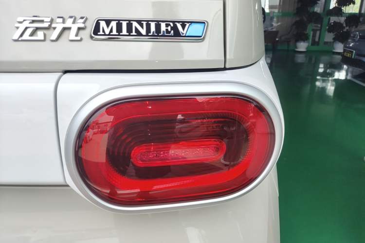 Used Wuling Hongguang MINIEV 2024 3rd Generation 215km Youth Edition Right Rear Taillight