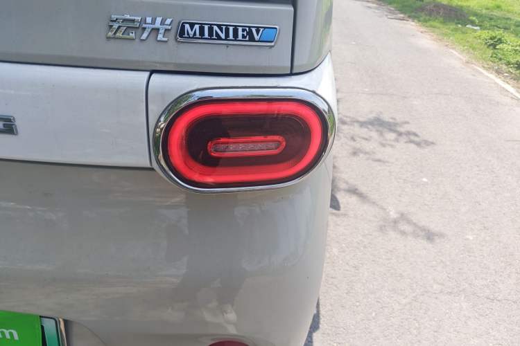 Used Wuling Hongguang MINIEV 2024 3rd Generation 170 km Right Rear Taillight