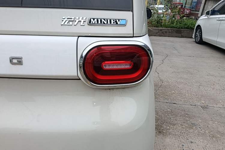 Used Wuling Hongguang MINIEV 2024 3rd Generation 120 km Right Rear Taillight