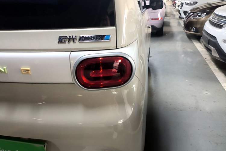 Used Wuling Hongguang MINIEV 2024 3rd Generation 215km Youth Edition Right Rear Taillight