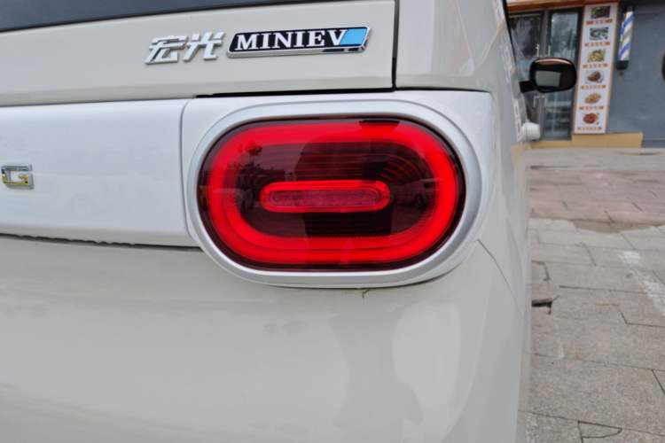 Used Wuling Hongguang MINIEV 2024 3rd Generation 215km Youth Edition Right Rear Taillight