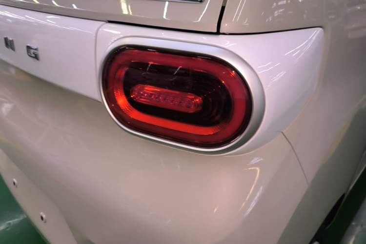 Used Wuling Hongguang MINIEV 2024 3rd Generation 215km Youth Edition Right Rear Taillight