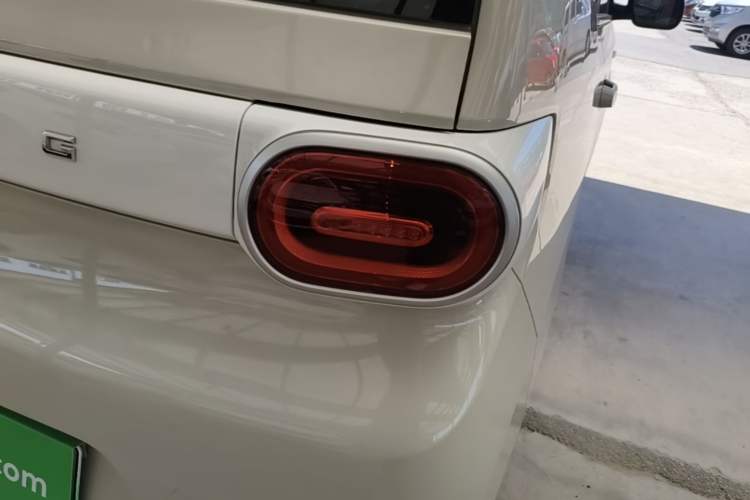 Used Wuling Hongguang MINIEV 2024 3rd Generation 215km Youth Edition Right Rear Taillight