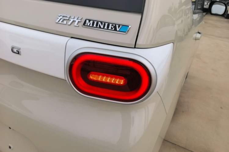 Used Wuling Hongguang MINIEV 2024 3rd Generation 215km Youth Edition Right Rear Taillight