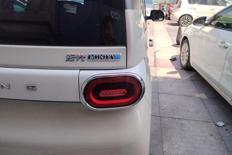 Used Wuling Hongguang MINIEV 2024 3rd Generation 215km Advanced Version Right Rear Taillight