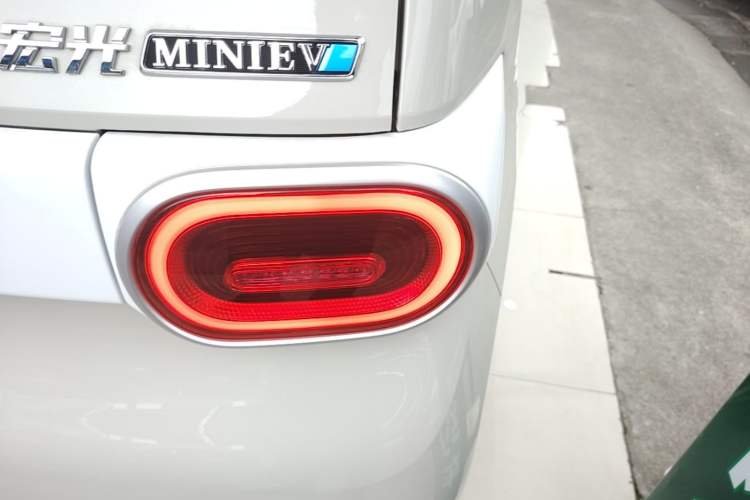 Used Wuling Hongguang MINIEV 2024 3rd Generation 215km Youth Edition Right Rear Taillight