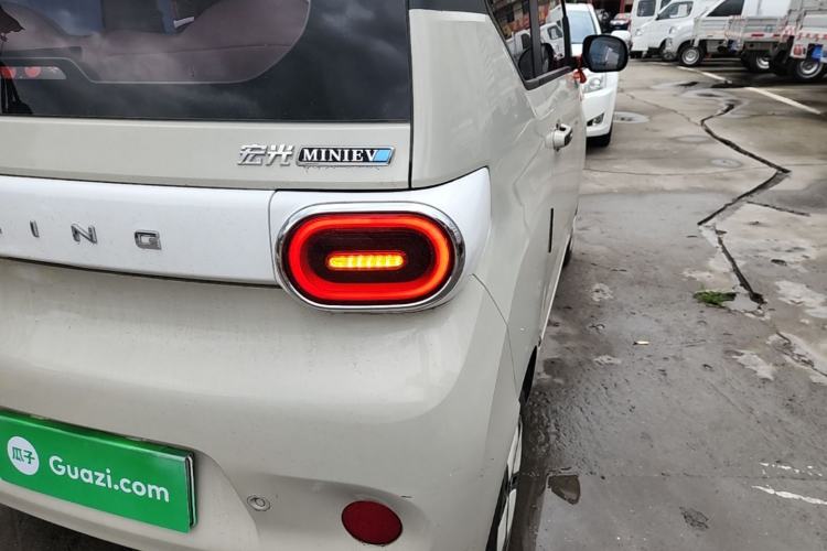 Used Wuling Hongguang MINIEV 2024 3rd Generation 170 km Right Rear Taillight