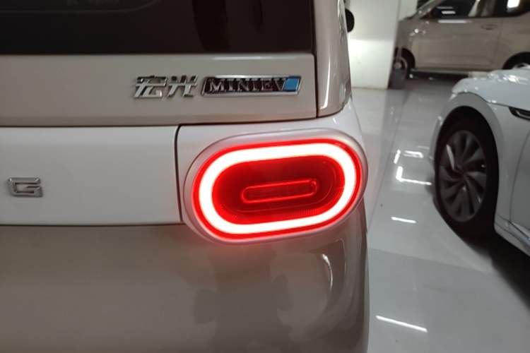 Used Wuling Hongguang MINIEV 2024 3rd Generation 215km Youth Edition Right Rear Taillight