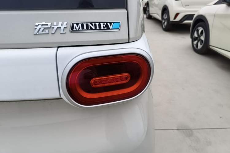 Used Wuling Hongguang MINIEV 2024 3rd Generation 215km Youth Edition Right Rear Taillight