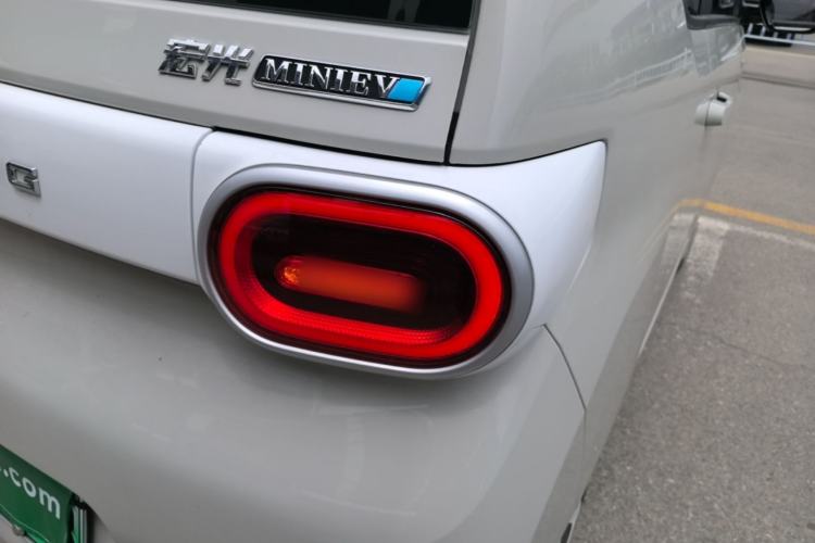 Used Wuling Hongguang MINIEV 2024 3rd Generation 215km Youth Edition Right Rear Taillight