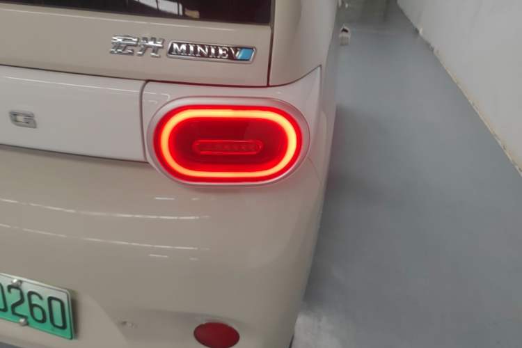 Used Wuling Hongguang MINIEV 2024 3rd Generation 215km Youth Edition Right Rear Taillight