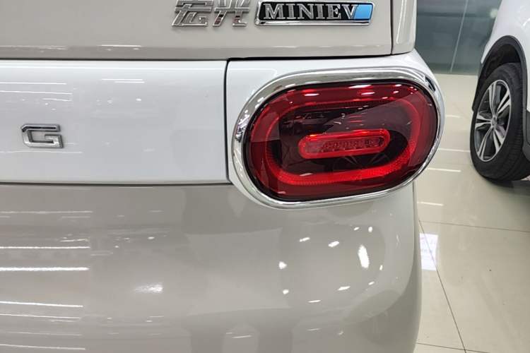Used Wuling Hongguang MINIEV 2024 3rd Generation 215km Advanced Version Right Rear Taillight