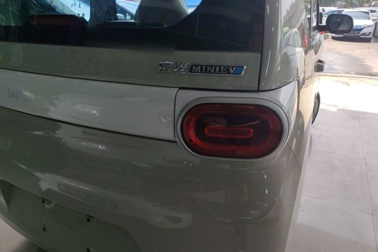 Used Wuling Hongguang MINIEV 2024 3rd Generation 215km Youth Edition Right Rear Taillight
