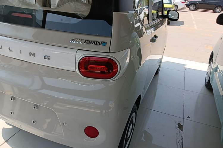 Used Wuling Hongguang MINIEV 2024 3rd Generation 215km Youth Edition Right Rear Taillight