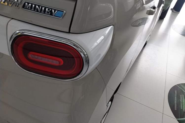 Used Wuling Hongguang MINIEV 2024 3rd Generation 215km Advanced Version Right Rear Taillight