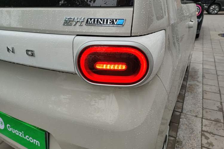 Used Wuling Hongguang MINIEV 2024 3rd Generation 215km Youth Edition Right Rear Taillight