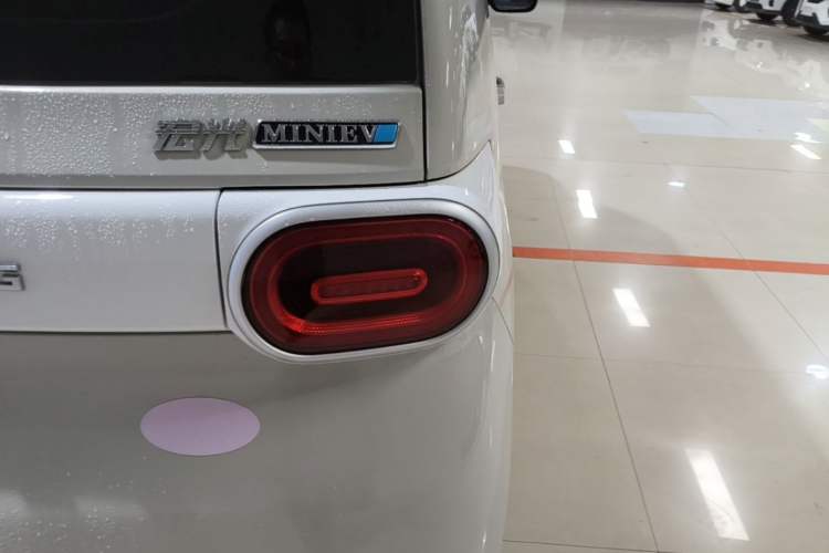 Used Wuling Hongguang MINIEV 2024 3rd Generation 215km Youth Edition Right Rear Taillight