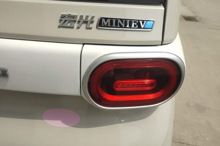 Used Wuling Hongguang MINIEV 2024 3rd Generation 215km Youth Edition Right Rear Taillight