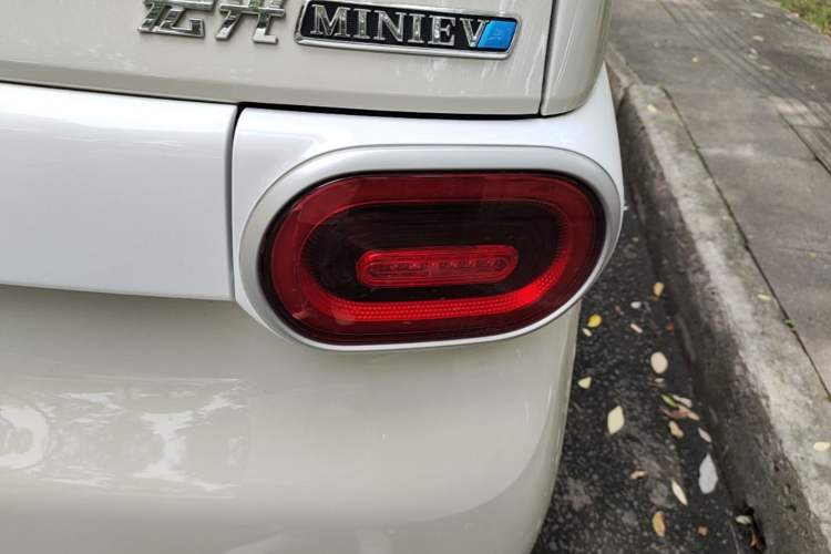 Used Wuling Hongguang MINIEV 2024 3rd Generation 215km Youth Edition Right Rear Taillight