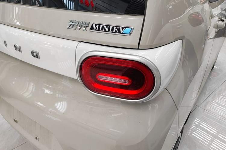 Used Wuling Hongguang MINIEV 2024 3rd Generation 215km Youth Edition Right Rear Taillight
