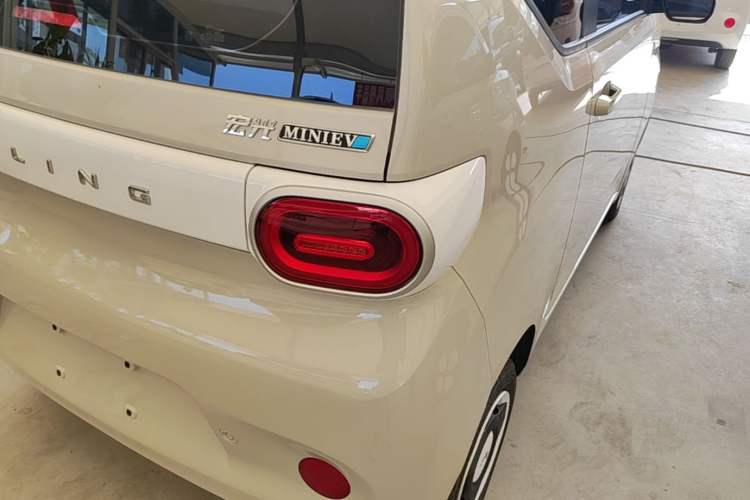 Used Wuling Hongguang MINIEV 2024 3rd Generation 215km Youth Edition Right Rear Taillight