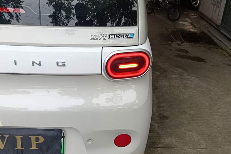 Used Wuling Hongguang MINIEV 2024 3rd Generation 215km Youth Edition Right Rear Taillight