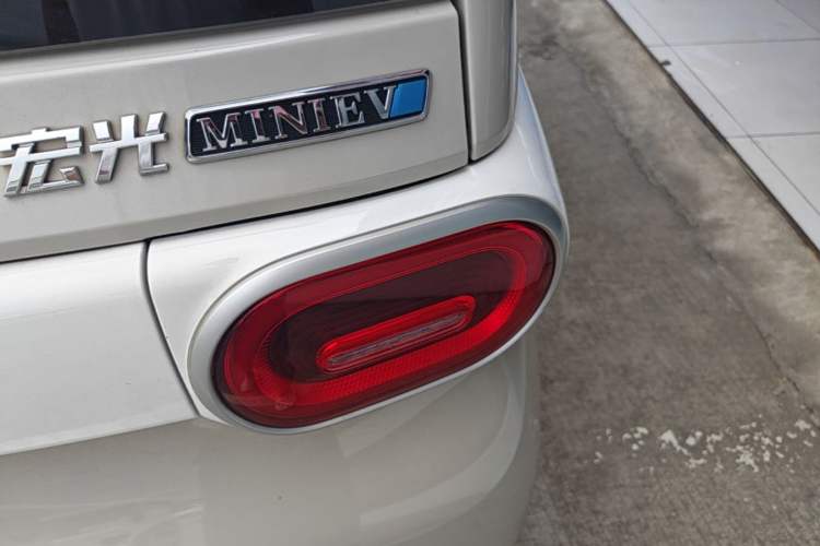 Used Wuling Hongguang MINIEV 2024 3rd Generation 215km Youth Edition Right Rear Taillight