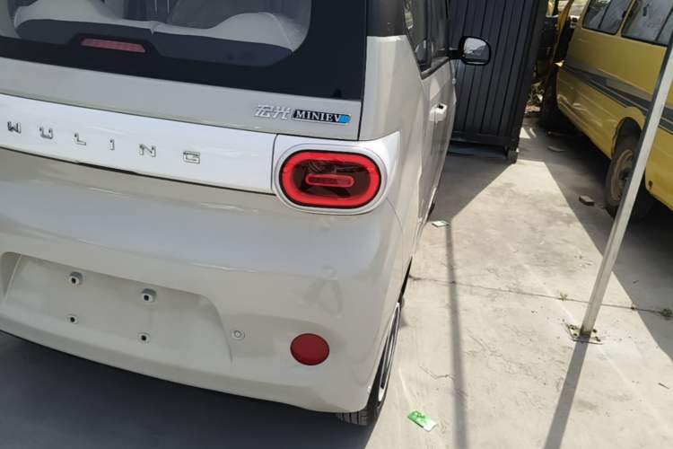 Used Wuling Hongguang MINIEV 2024 3rd Generation 215km Youth Edition Right Rear Taillight