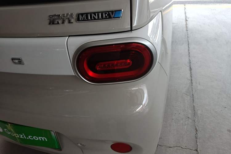 Used Wuling Hongguang MINIEV 2024 3rd Generation 215km Youth Edition Right Rear Taillight