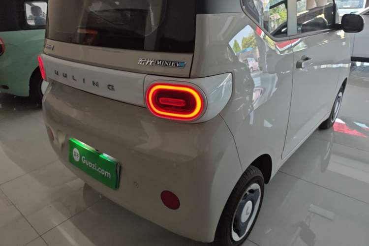 Used Wuling Hongguang MINIEV 2024 3rd Generation 215km Youth Edition Right Rear Taillight