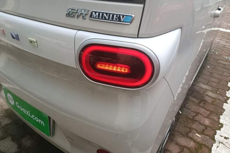 Used Wuling Hongguang MINIEV 2024 3rd Generation 215km Youth Edition Right Rear Taillight
