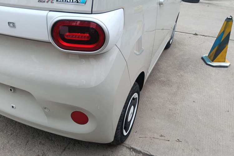Used Wuling Hongguang MINIEV 2024 3rd Generation 215km Youth Edition Right Rear Taillight